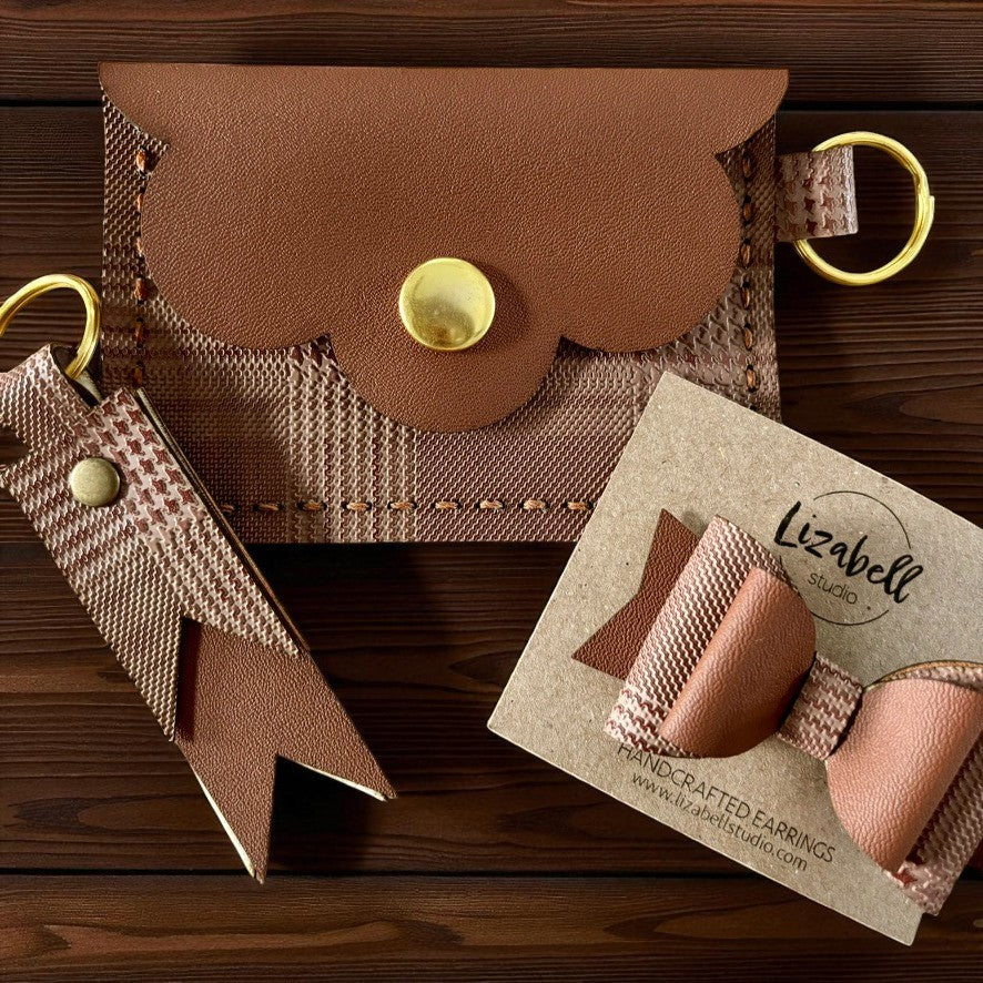 Dovetail Keychain - Madeline