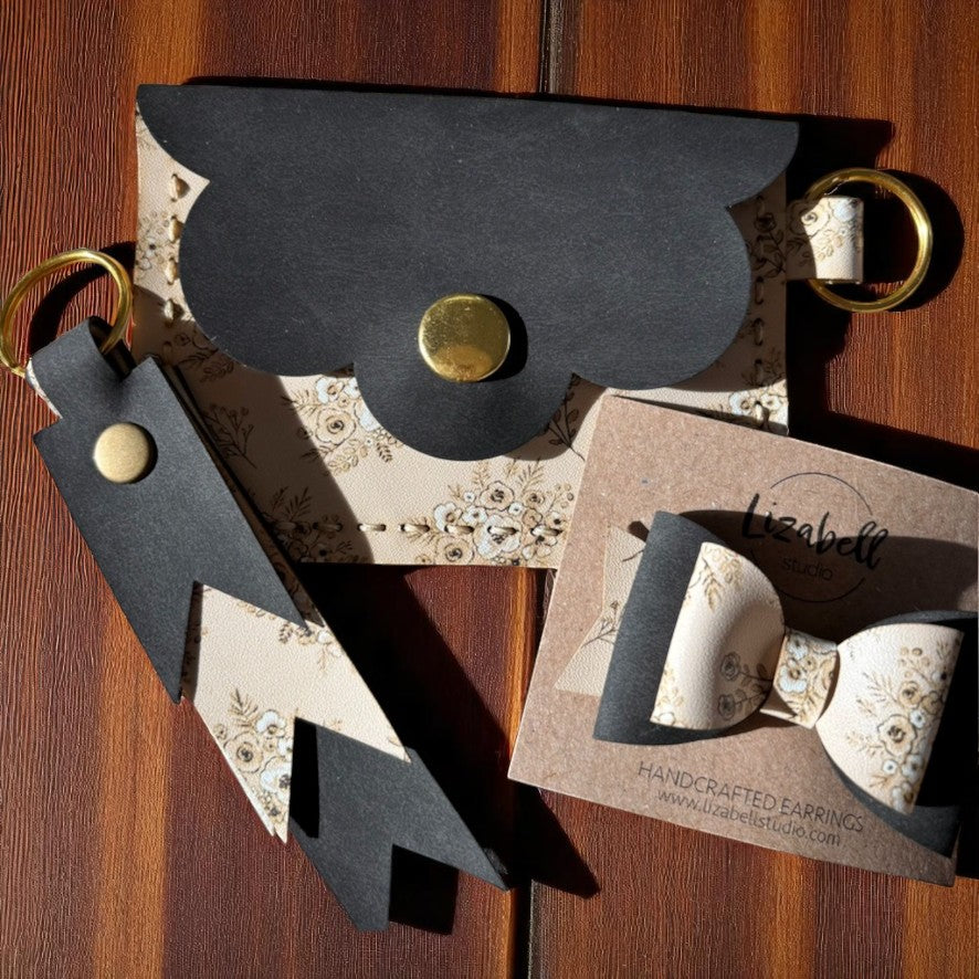 Scallop Charm Pouch - Amanda