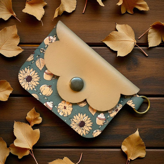 Scallop Charm Pouch -  Sally Hardesty (Texas Chainsaw Massacre)