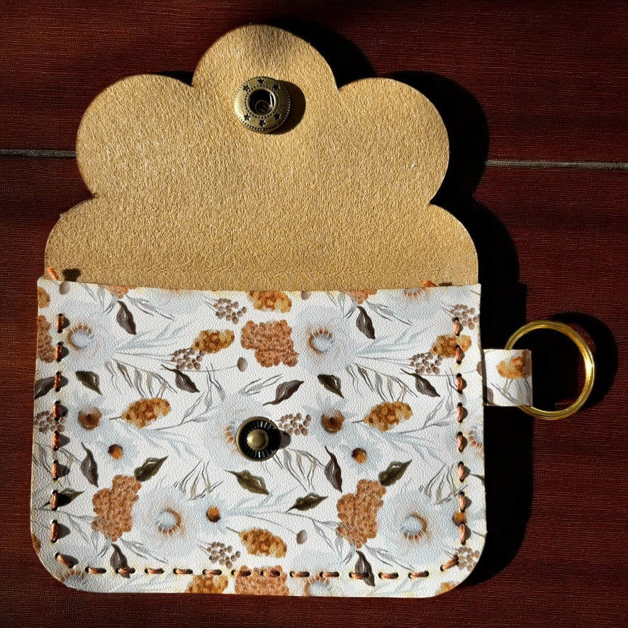 Scallop Charm Pouch - Taylor