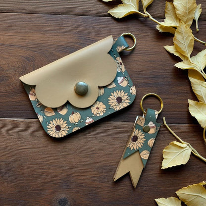Scallop Charm Pouch -  Sally Hardesty (Texas Chainsaw Massacre)