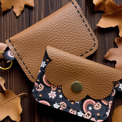 Scallop Charm Pouch -  Laurie Strode (Halloween)