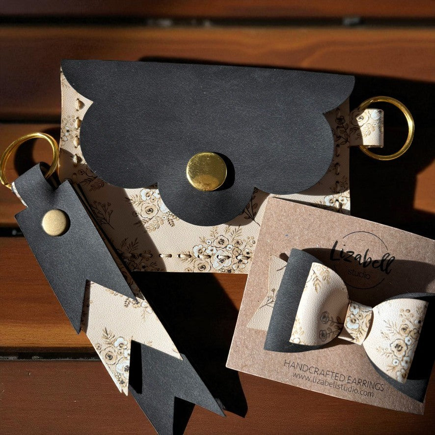 Dovetail Keychain - Amanda