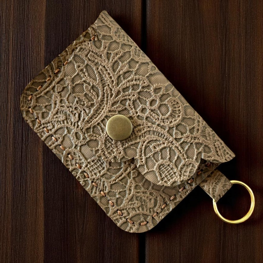 Scallop Charm Pouch - Sarah